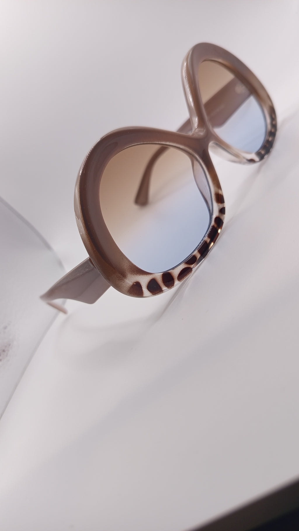 ✨ Lunettes Oversize Rétro « 5694 » – Duo Nude & Écaille Papillon ✨