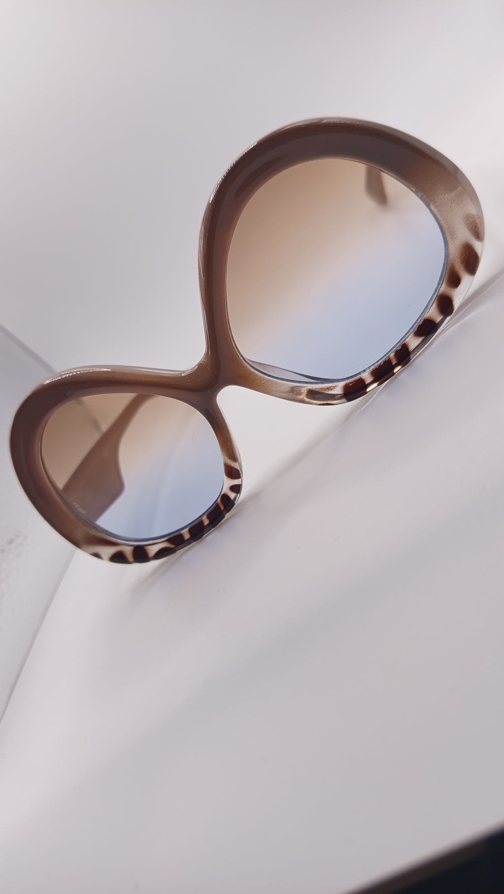 ✨ Lunettes Oversize Rétro « 5694 » – Duo Nude & Écaille Papillon ✨