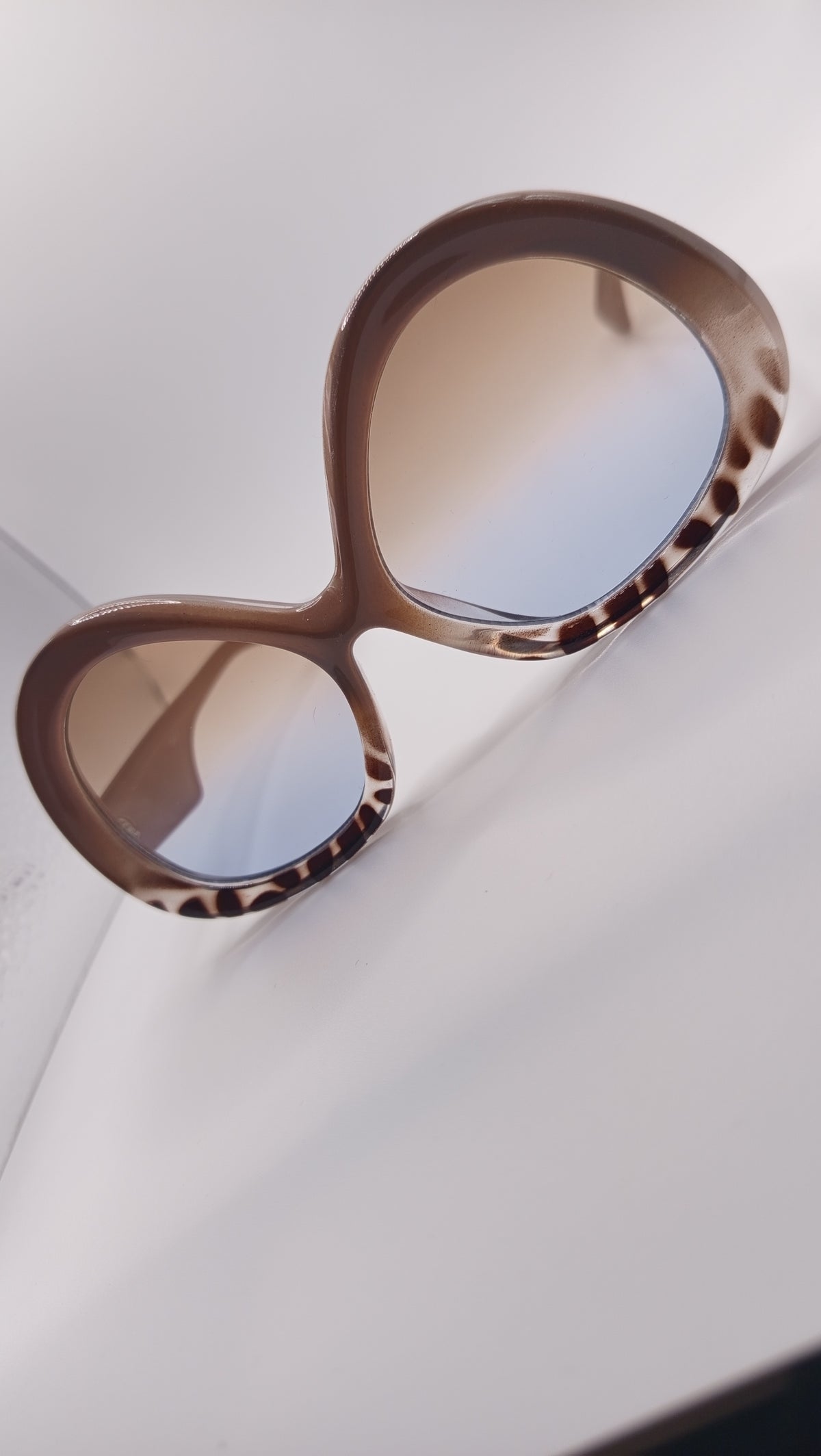 ✨ Lunettes Oversize Rétro « 5694 » – Duo Nude & Écaille Papillon ✨
