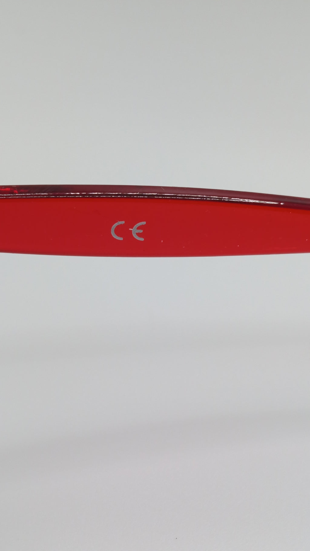 ✨ Lunettes Rétro Papillon « Z3367 » – Bicolore Crème Ivoire & Rouge Rubis ✨