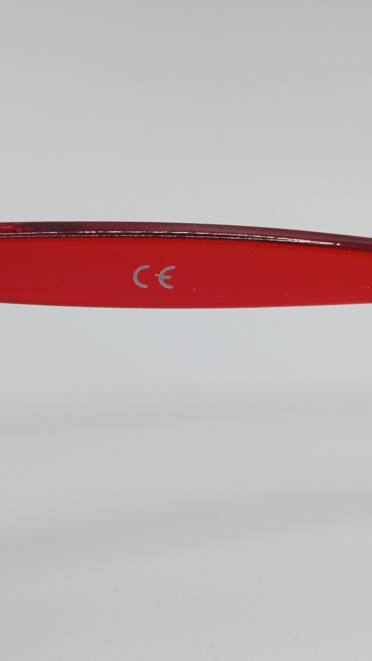 ✨ Lunettes Rétro Papillon « Z3367 » – Bicolore Crème Ivoire & Rouge Rubis ✨